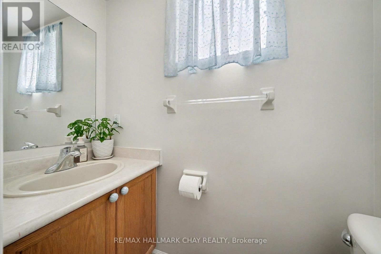 29 Daniele Avenue N, New Tecumseth (Beeton), Ontario  L0G 1A0 - Photo 20 - N12487283