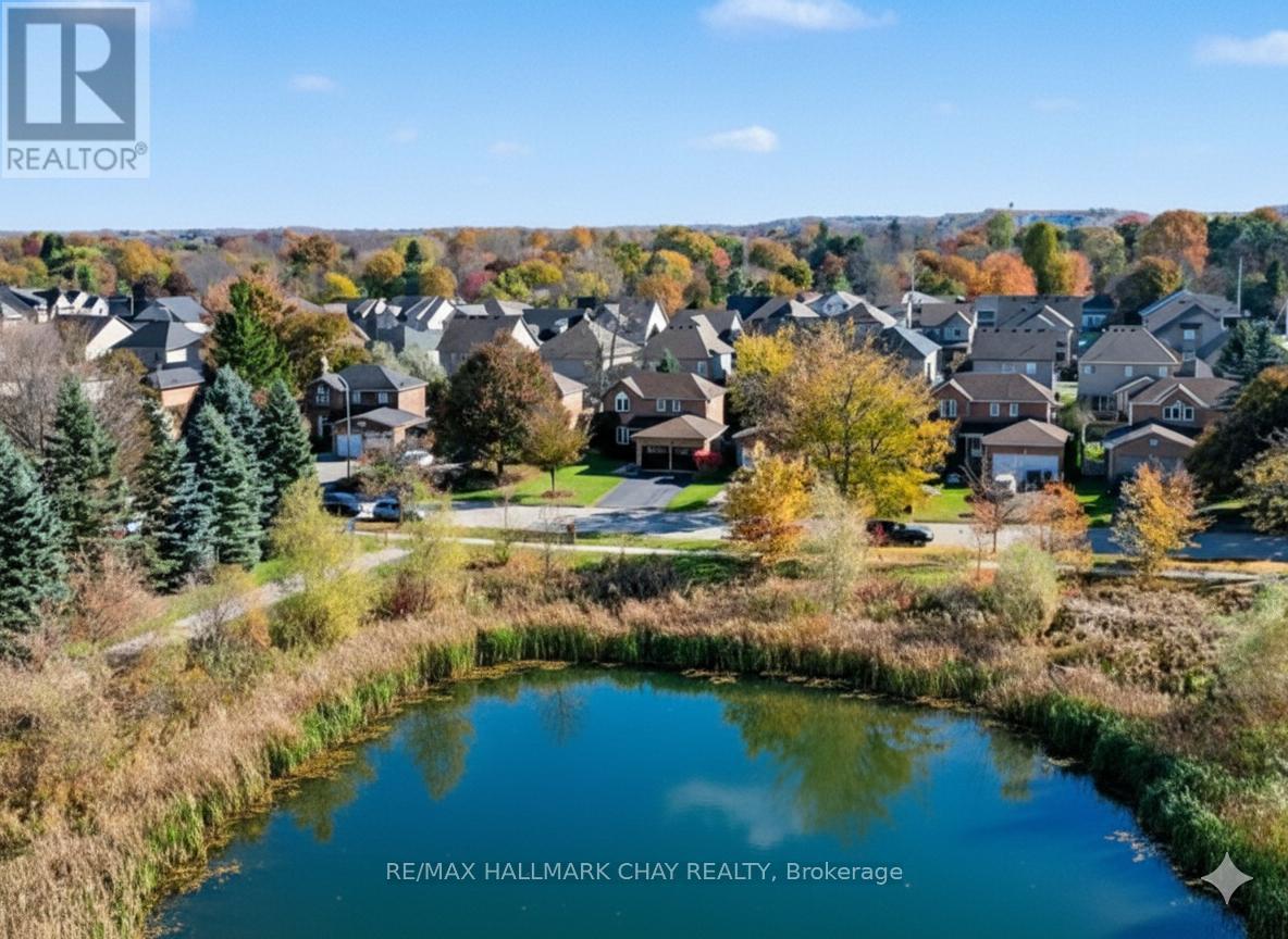 29 Daniele Avenue N, New Tecumseth (Beeton), Ontario  L0G 1A0 - Photo 4 - N12487283