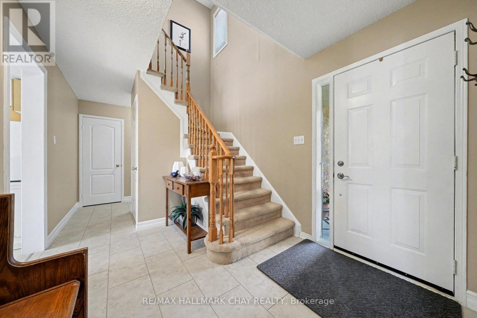 29 Daniele Avenue N, New Tecumseth (Beeton), Ontario  L0G 1A0 - Photo 5 - N12487283