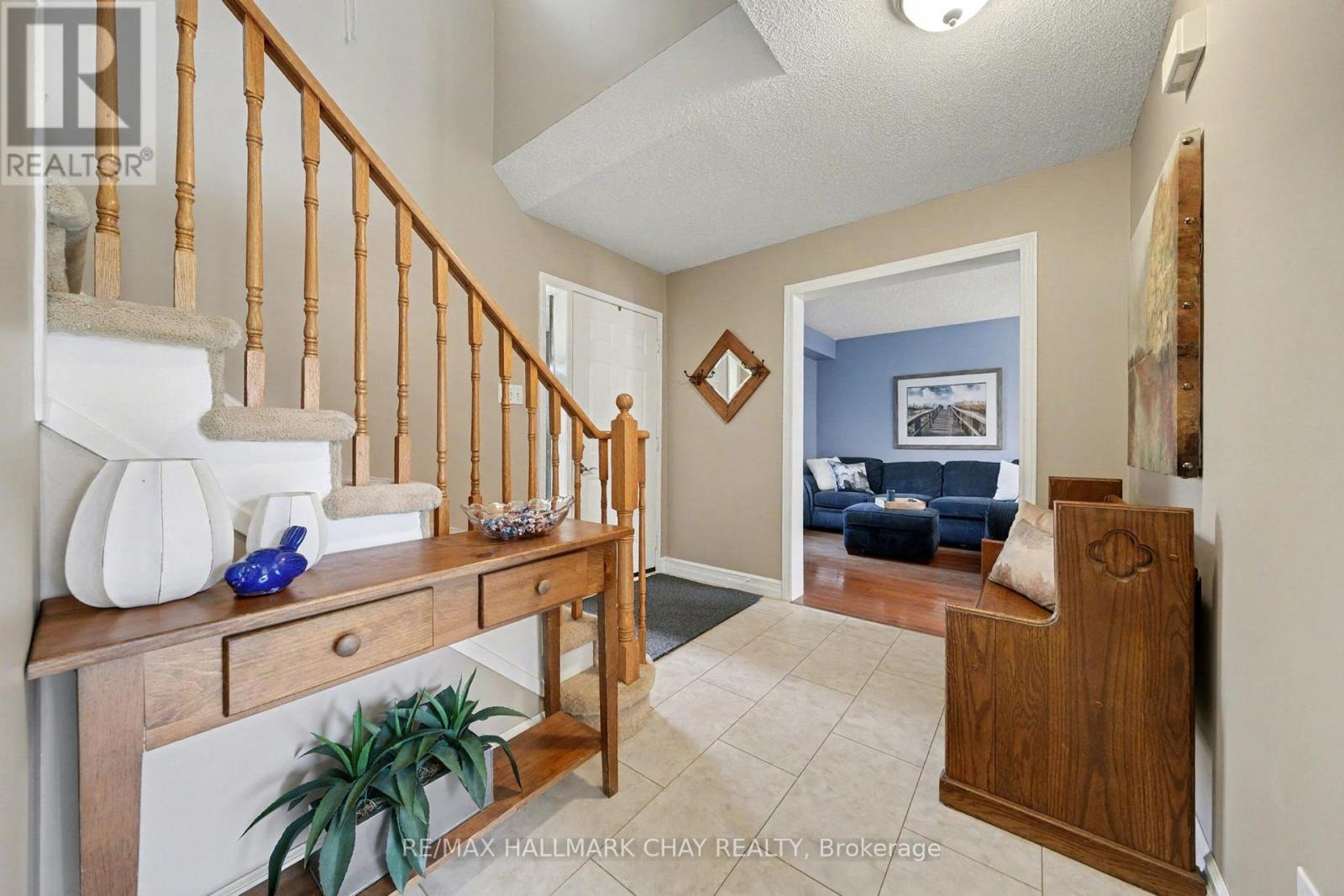 29 Daniele Avenue N, New Tecumseth (Beeton), Ontario  L0G 1A0 - Photo 7 - N12487283