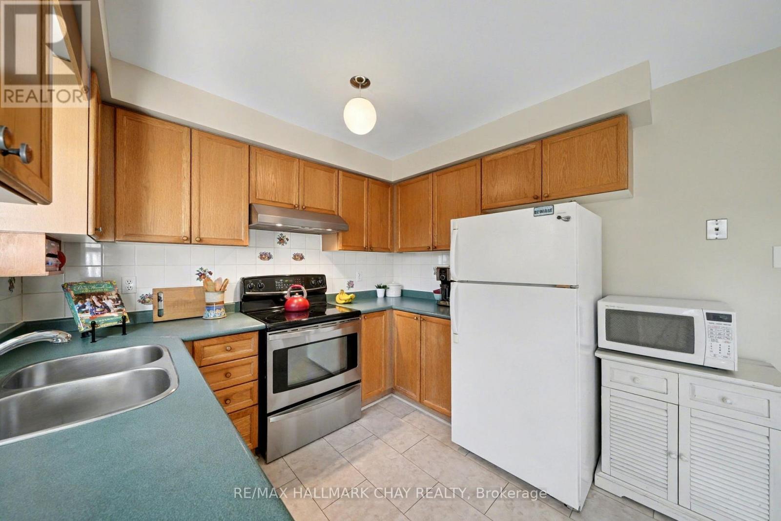 29 Daniele Avenue N, New Tecumseth (Beeton), Ontario  L0G 1A0 - Photo 8 - N12487283