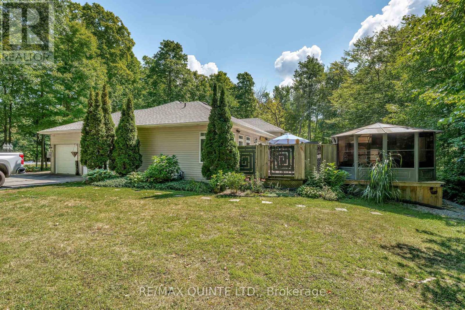 291 Colonial Drive, Quinte West (Murray Ward), Ontario  K8V 5P4 - Photo 6 - X12487443