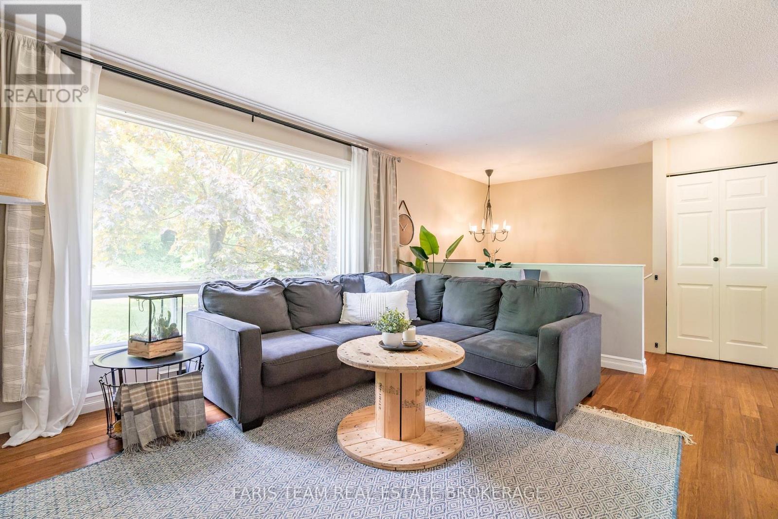 427 Ann Street, Tay, Ontario  L0K 1R0 - Photo 13 - S12487250