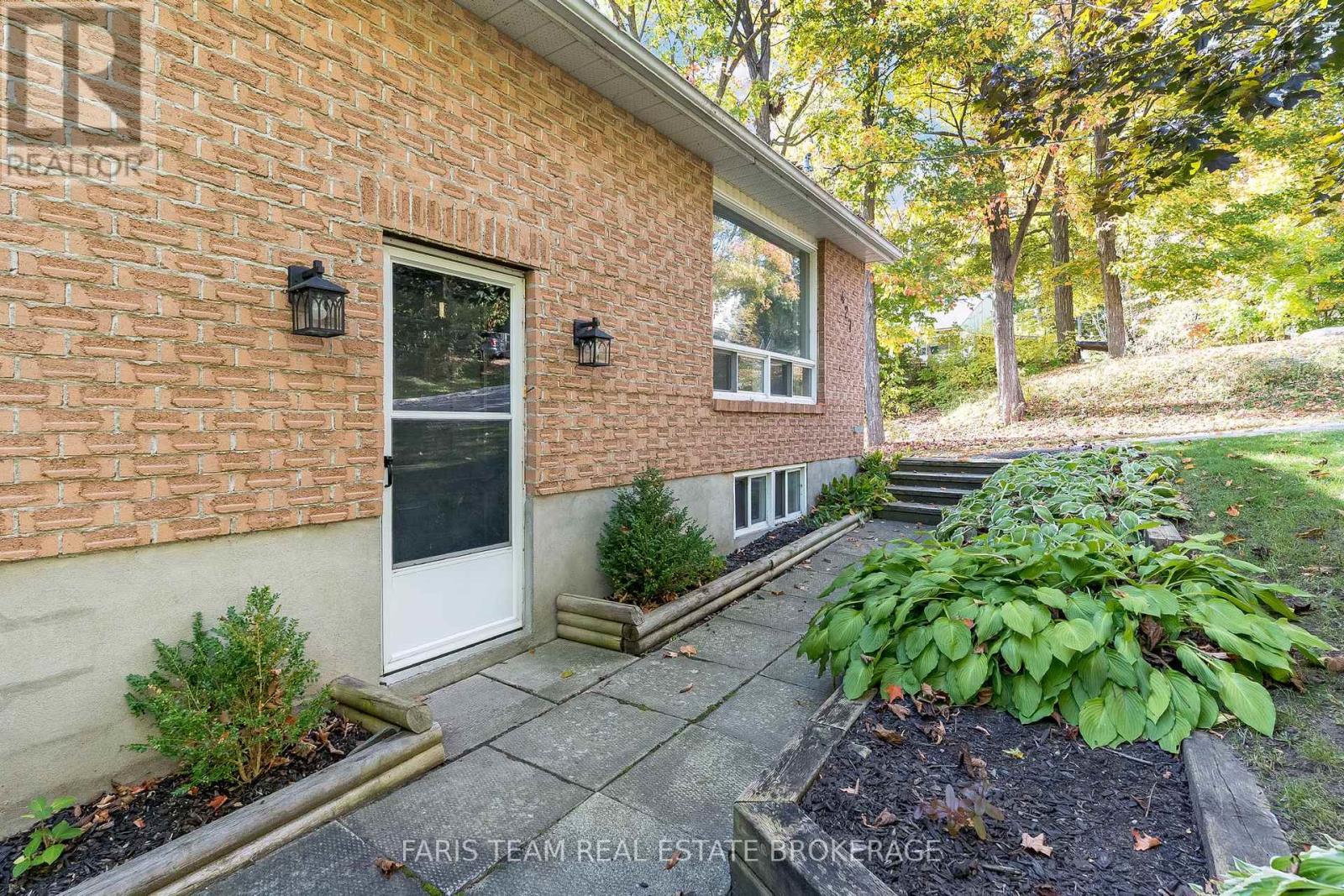 427 Ann Street, Tay, Ontario  L0K 1R0 - Photo 4 - S12487250