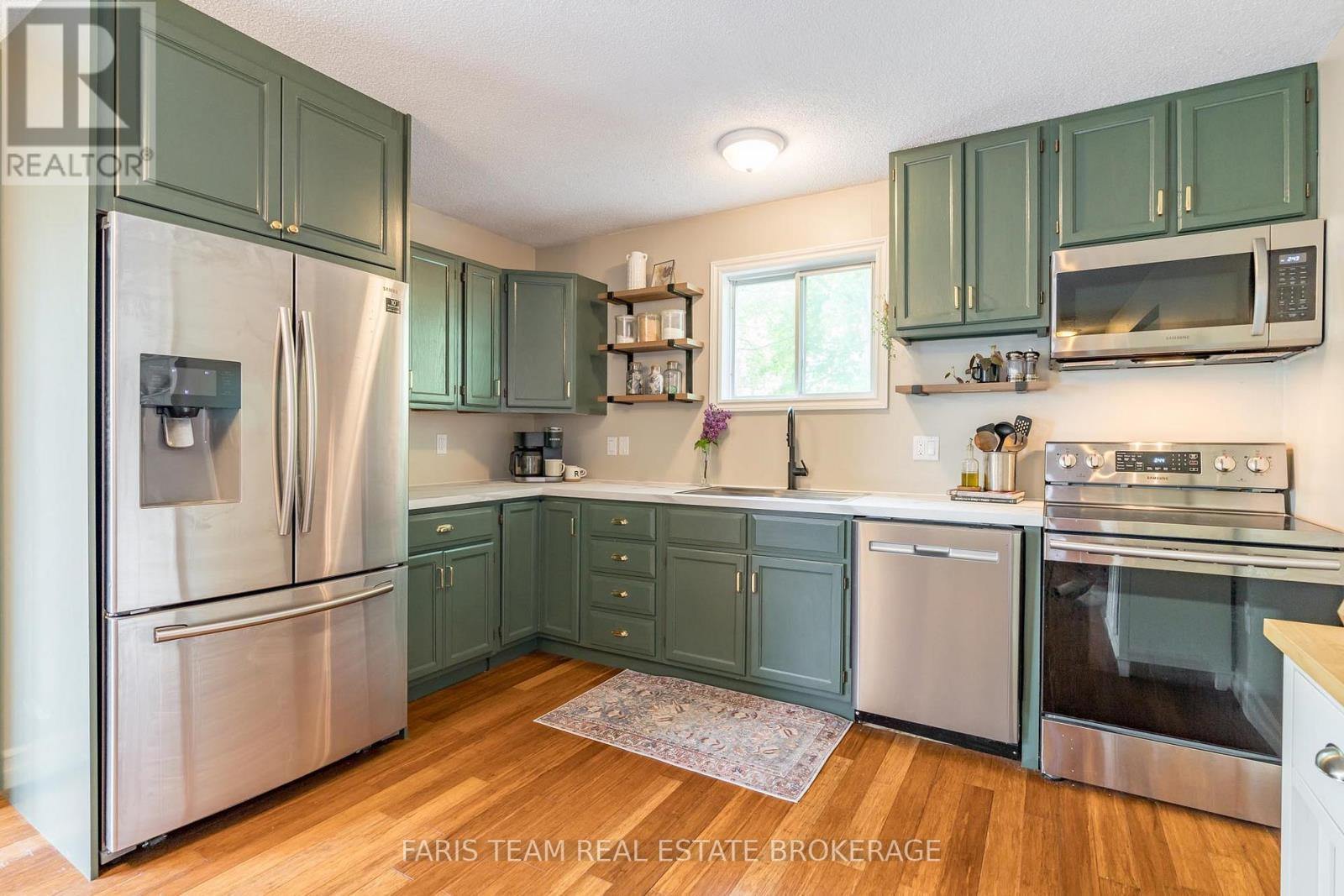 427 Ann Street, Tay, Ontario  L0K 1R0 - Photo 5 - S12487250