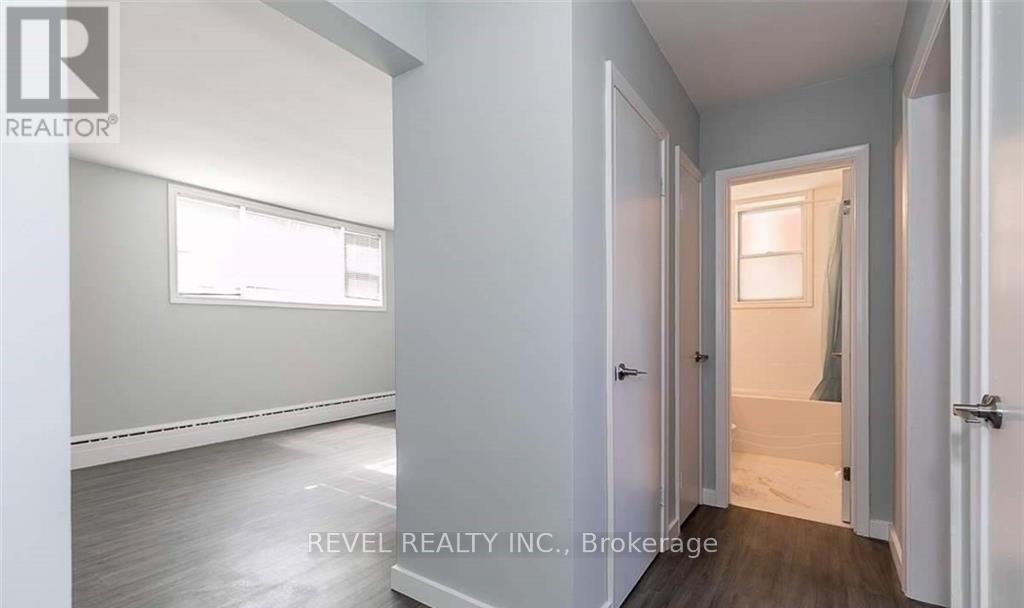 3 - 78 Queen Street, Barrie, Ontario  L4M 1Z3 - Photo 4 - S12487351