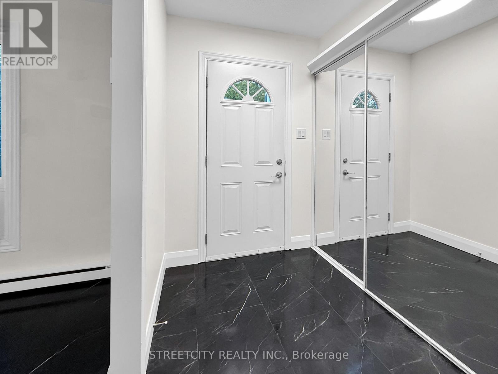 118 Monmore Road, London North, Ontario  N6G 3A6 - Photo 2 - X12487396