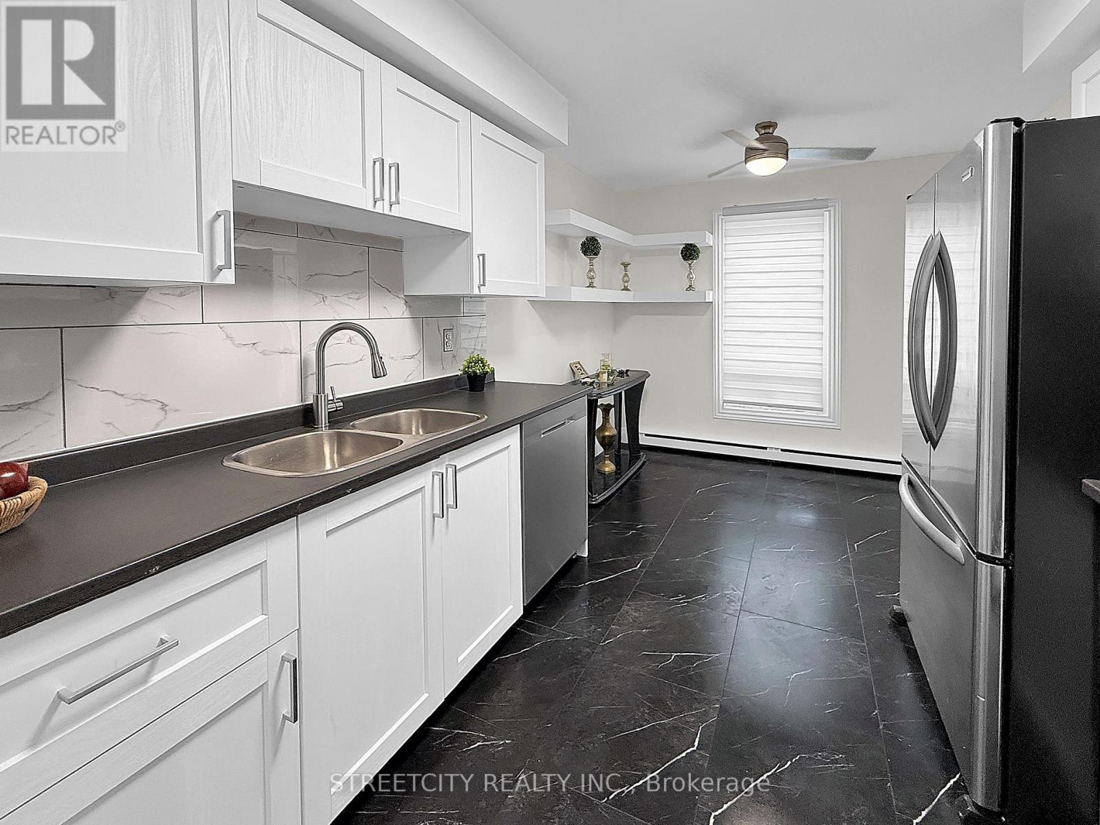 118 Monmore Road, London North, Ontario  N6G 3A6 - Photo 4 - X12487396