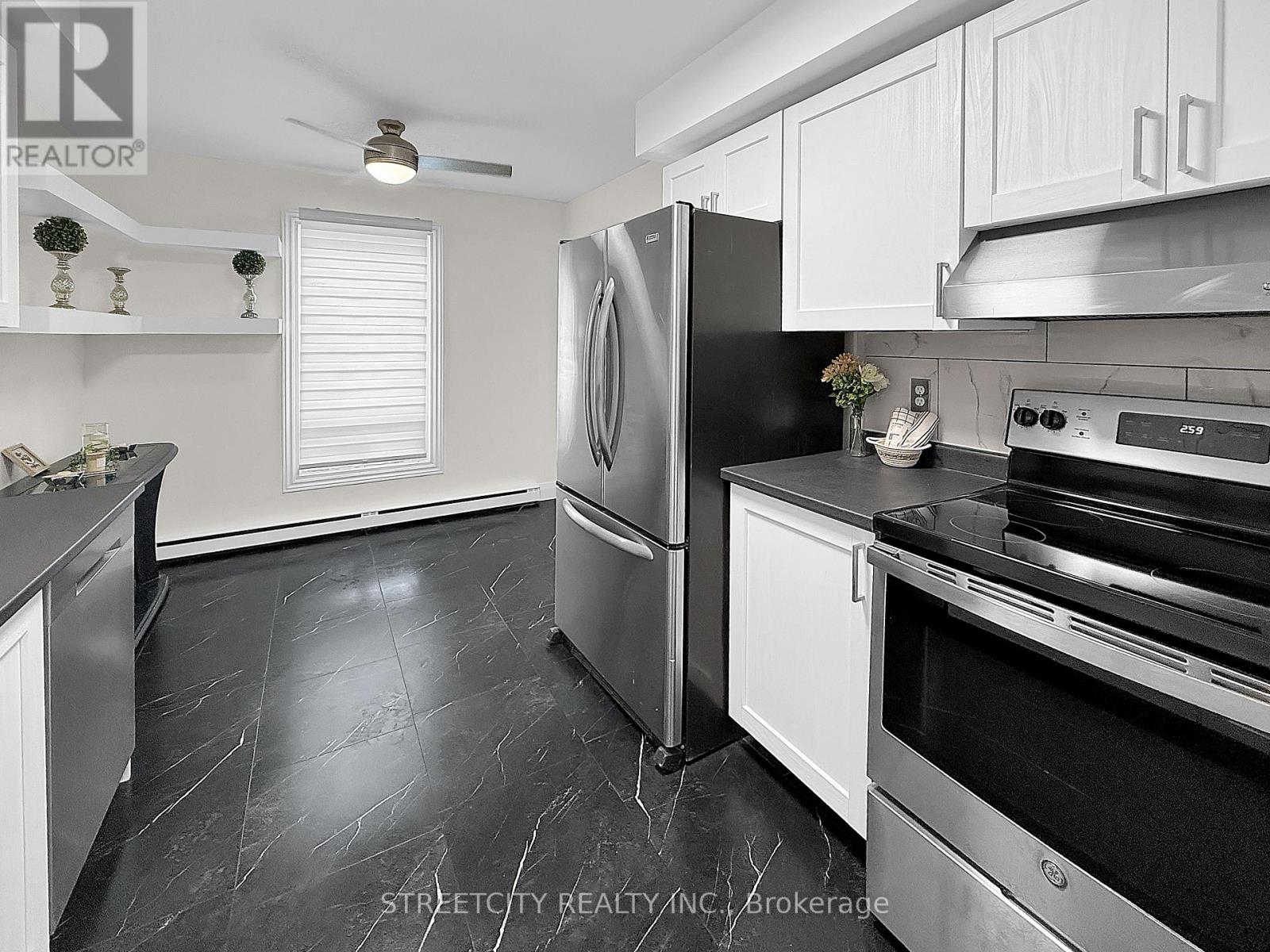 118 Monmore Road, London North, Ontario  N6G 3A6 - Photo 5 - X12487396