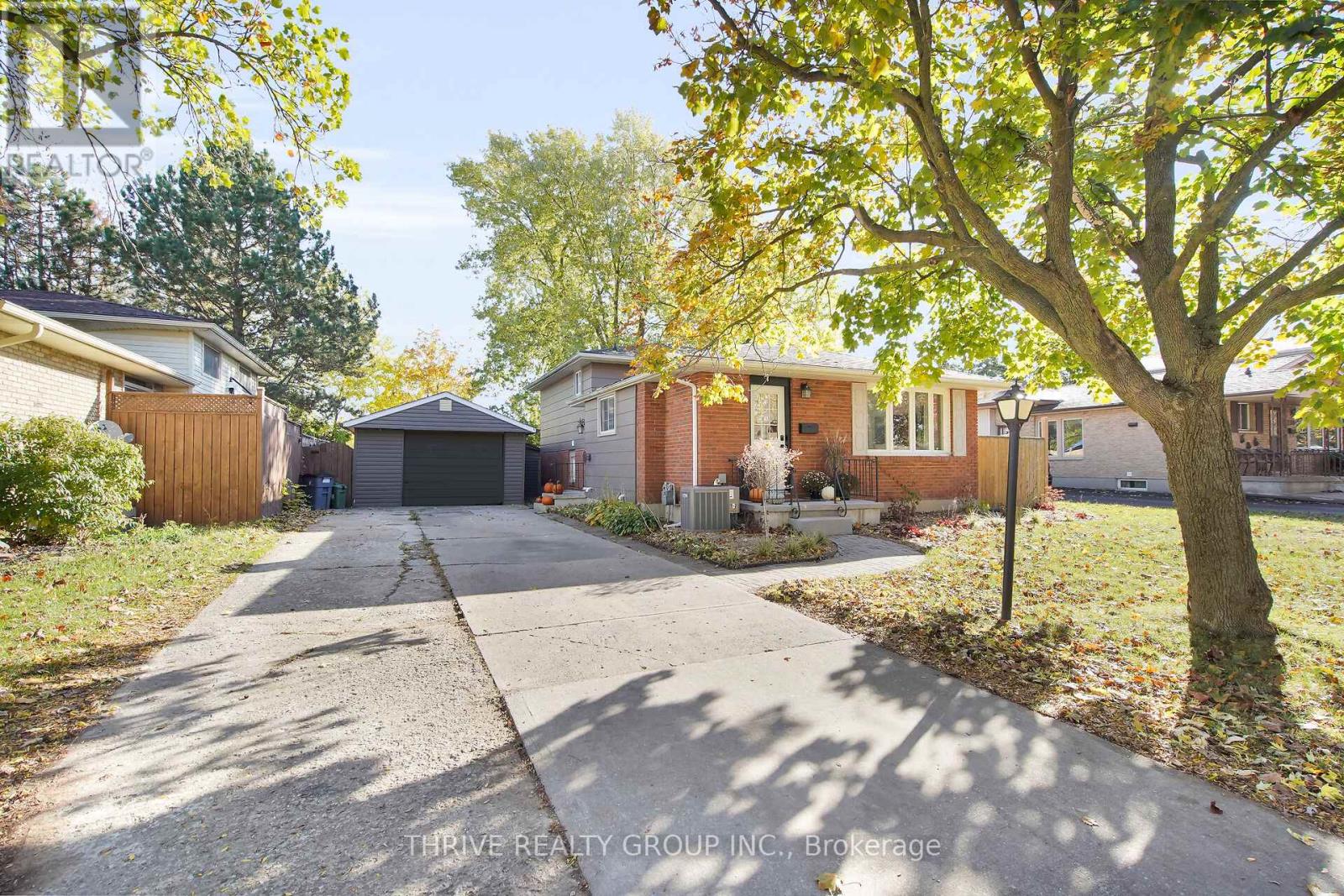 122 St Lawrence Boulevard, London South (South O), Ontario  N6J 2X1 - Photo 2 - X12487435