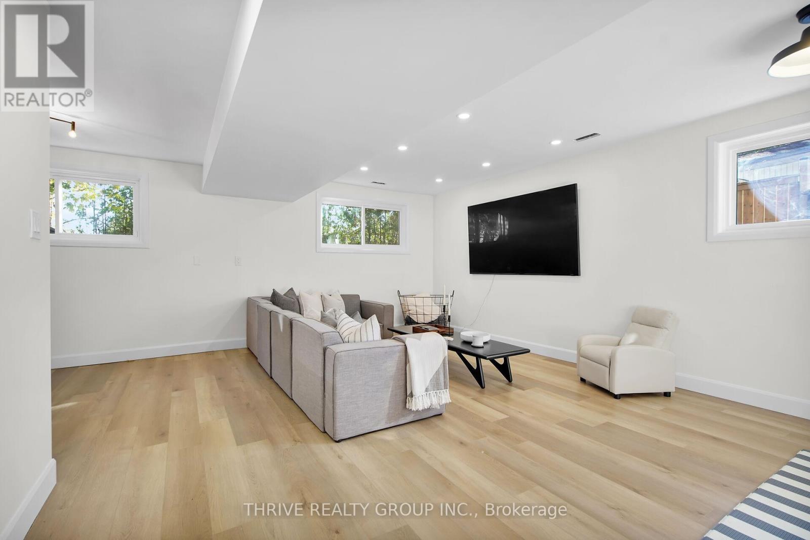 122 St Lawrence Boulevard, London South (South O), Ontario  N6J 2X1 - Photo 25 - X12487435