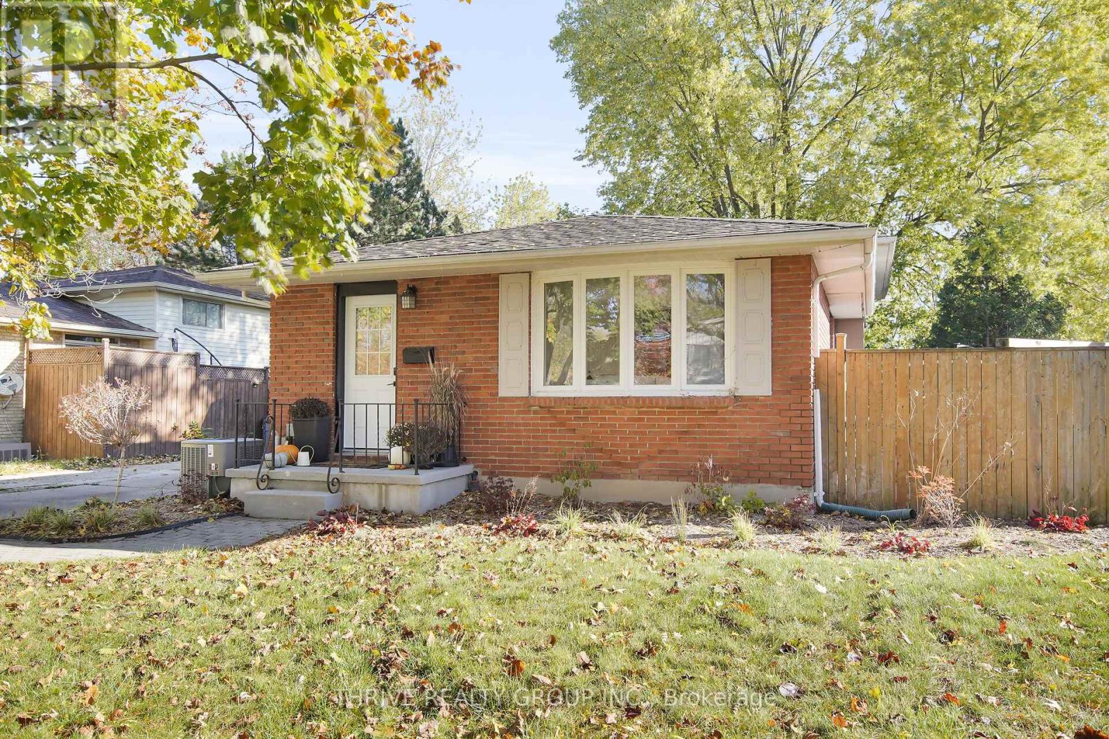 122 St Lawrence Boulevard, London South (South O), Ontario  N6J 2X1 - Photo 3 - X12487435