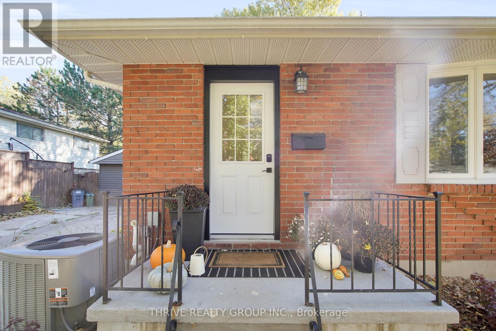 122 St Lawrence Boulevard, London South (South O), Ontario  N6J 2X1 - Photo 6 - X12487435