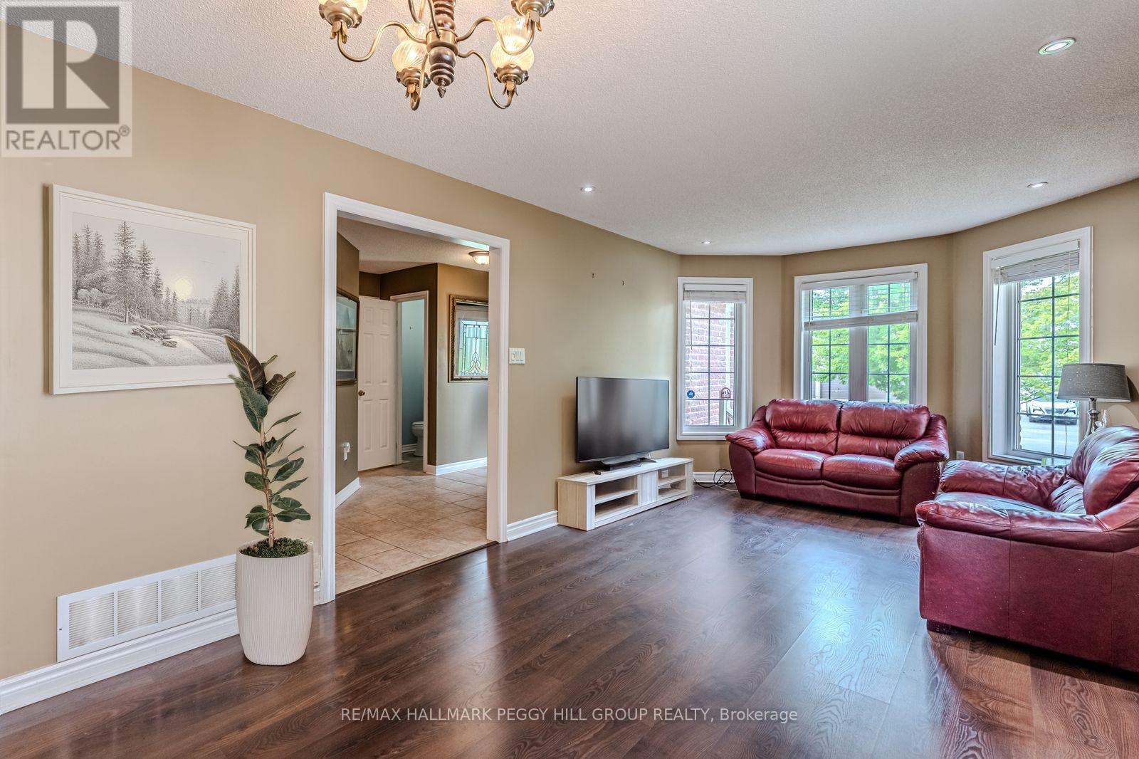 10 Stephanie Lane, Barrie, Ontario  L4N 0V2 - Photo 2 - S12474319