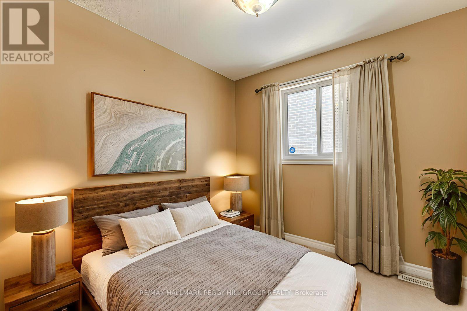 10 Stephanie Lane, Barrie, Ontario  L4N 0V2 - Photo 8 - S12474319