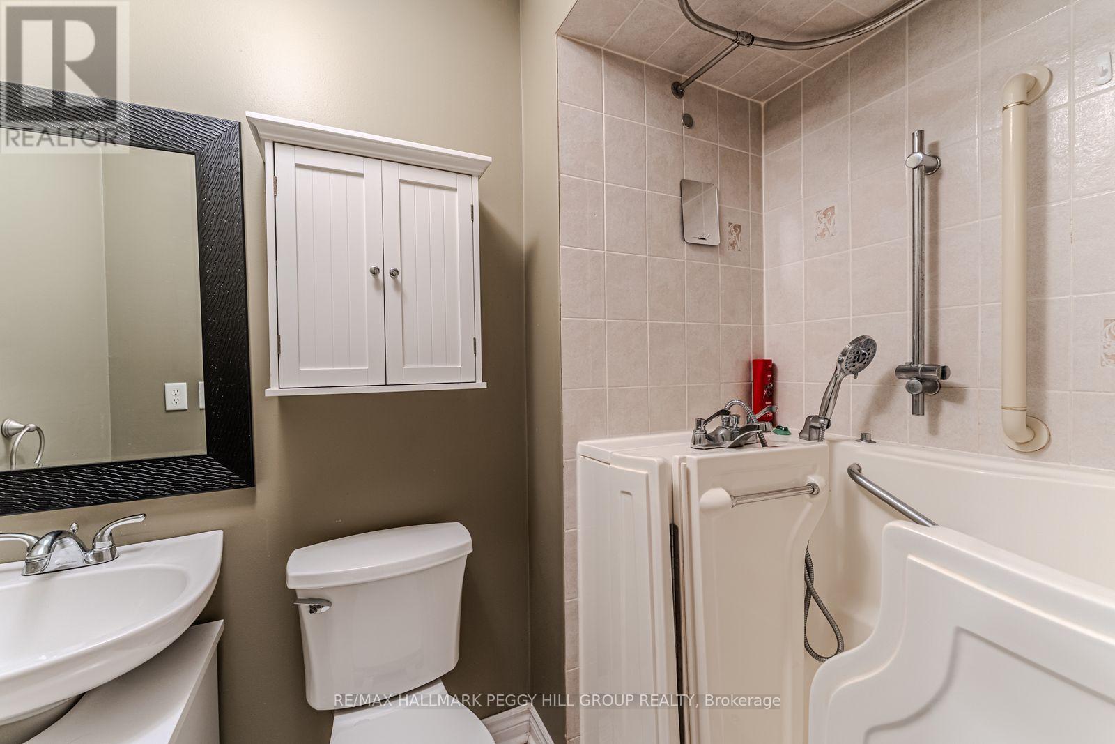 10 Stephanie Lane, Barrie, Ontario  L4N 0V2 - Photo 9 - S12474319