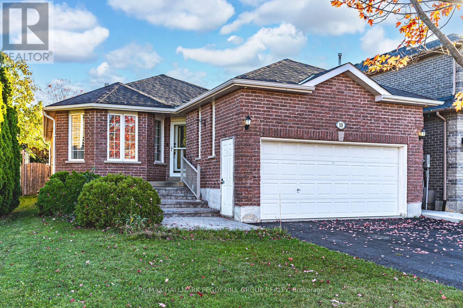 10 STEPHANIE LANE, Barrie, Ontario