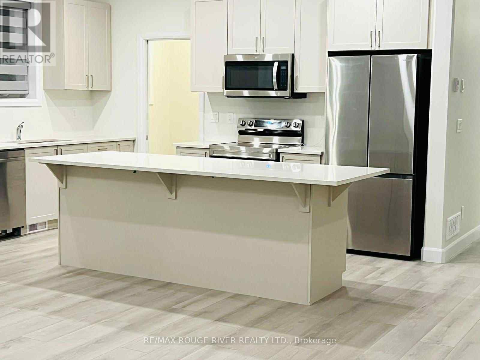 46 Erie Court, Loyalist, Ontario  K7N 0E3 - Photo 7 - X12449508