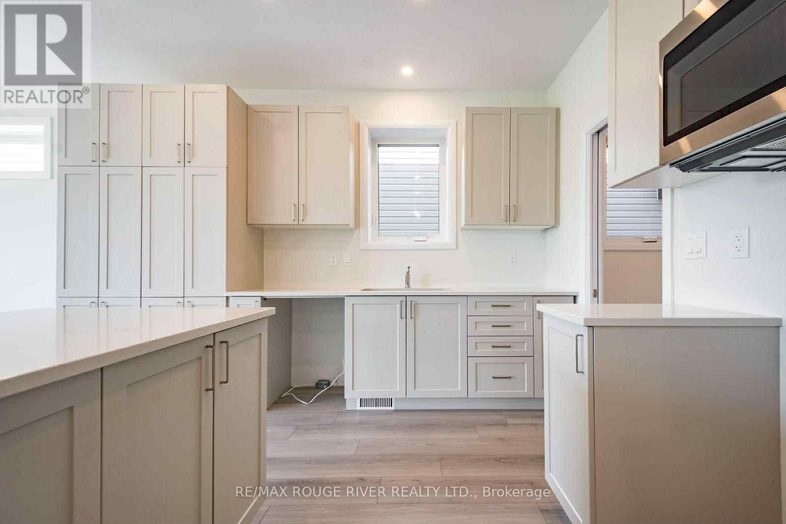 46 Erie Court, Loyalist, Ontario  K7N 0E3 - Photo 5 - X12449508