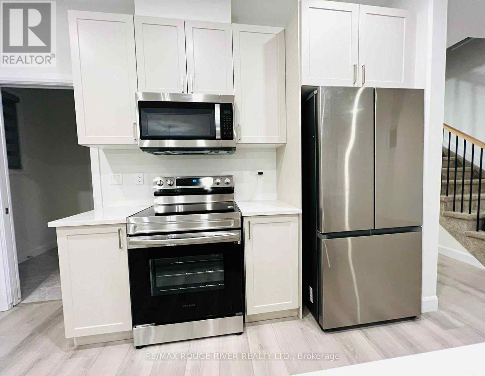 46 Erie Court, Loyalist, Ontario  K7N 0E3 - Photo 9 - X12449508