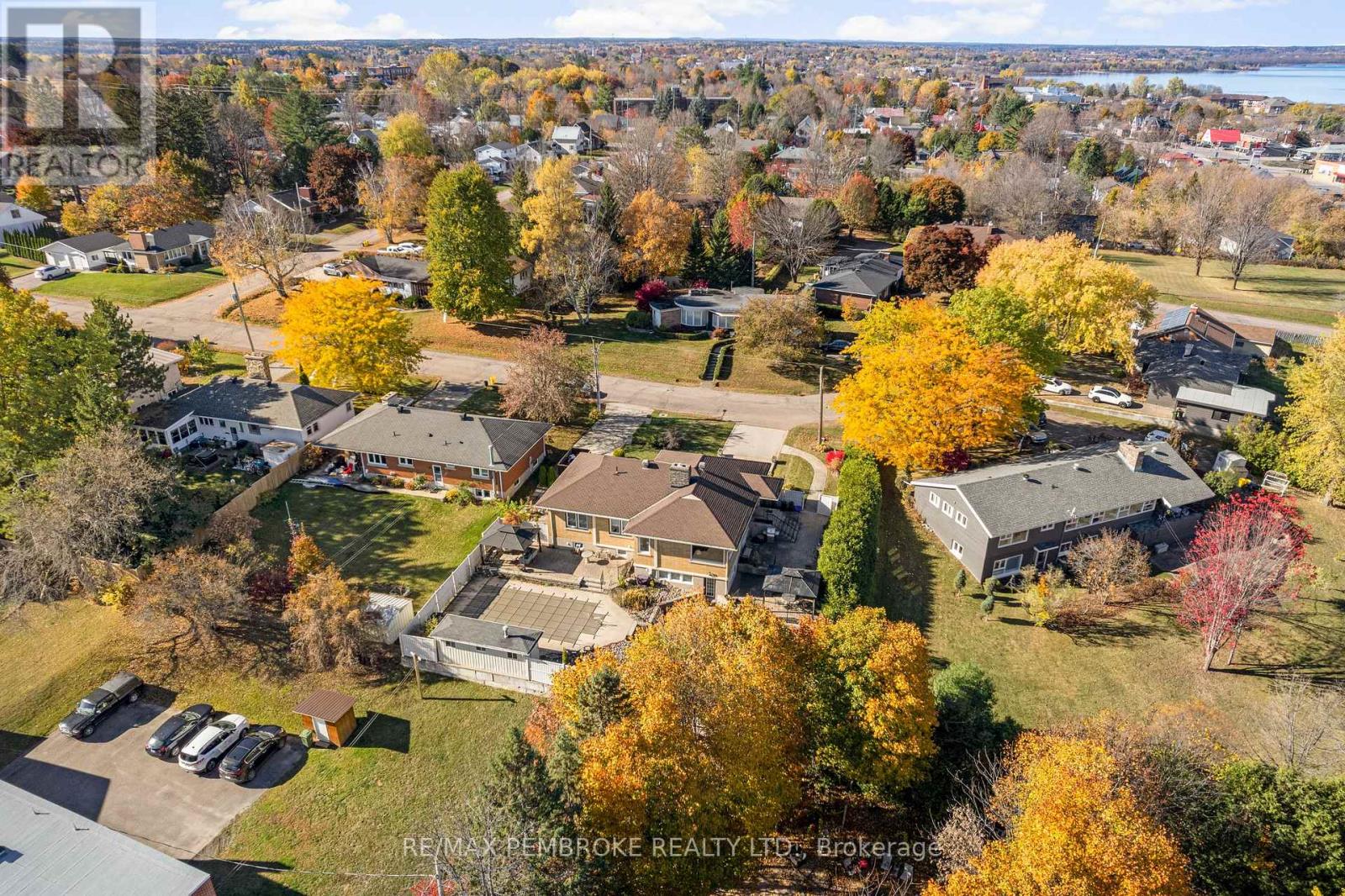 235 Broadview Drive, Pembroke, Ontario  K8A 2A5 - Photo 10 - X12487455