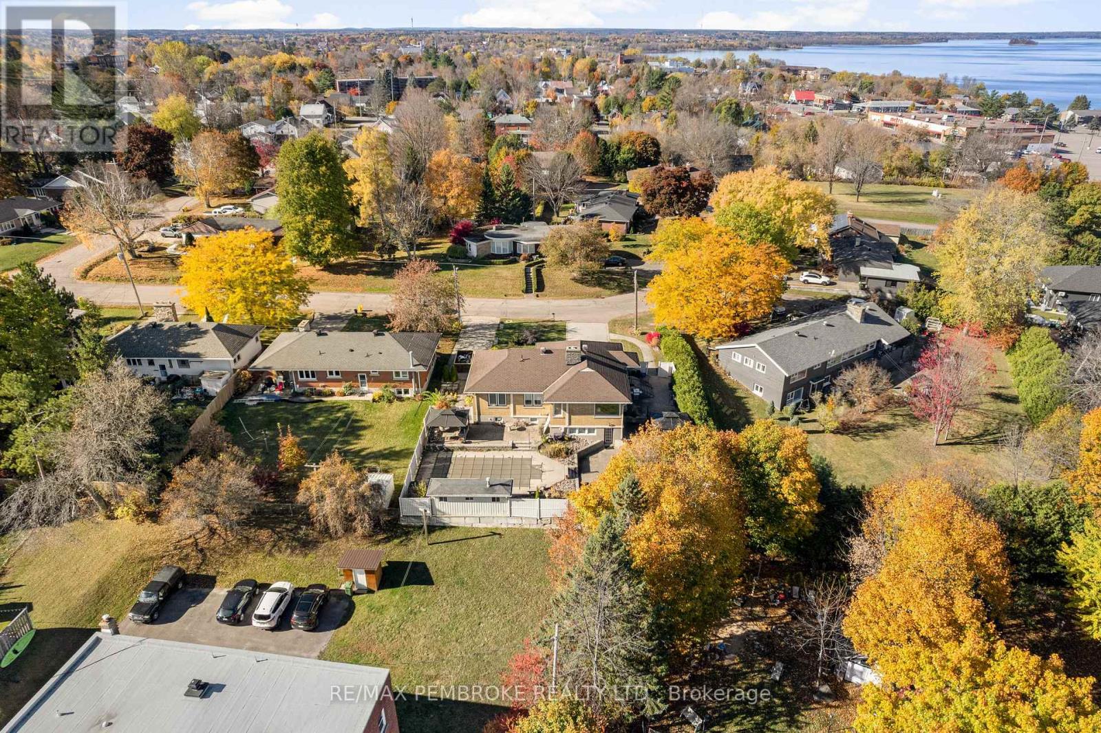 235 Broadview Drive, Pembroke, Ontario  K8A 2A5 - Photo 11 - X12487455