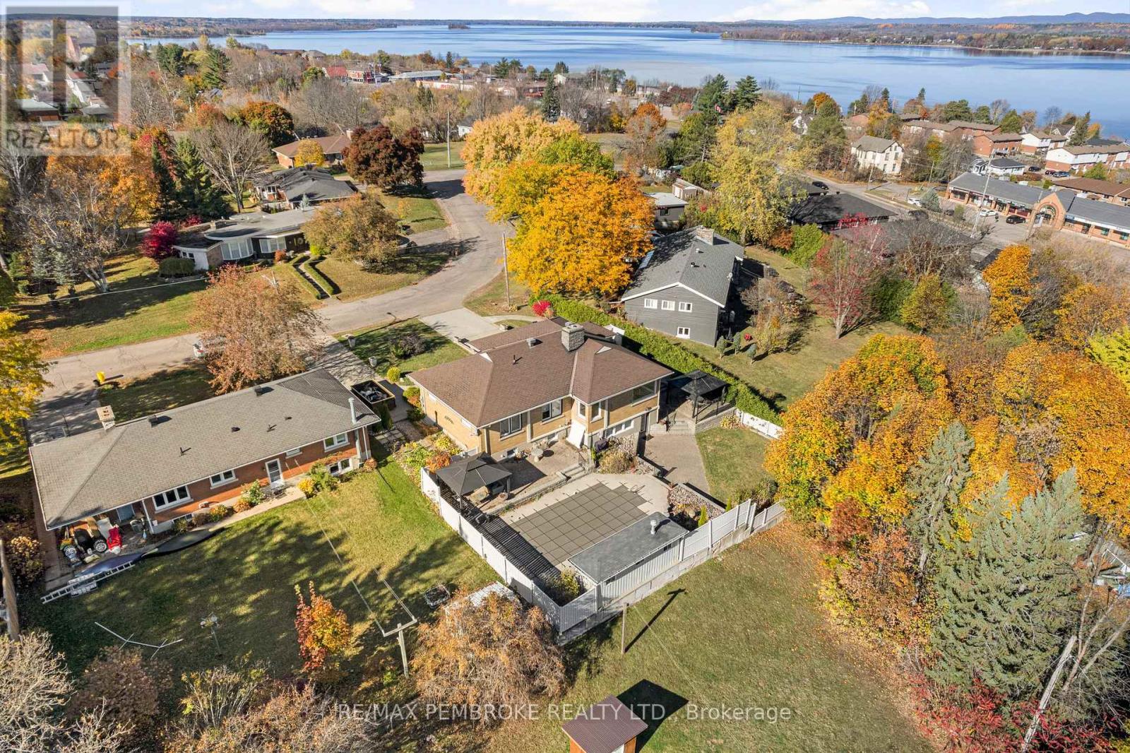 235 Broadview Drive, Pembroke, Ontario  K8A 2A5 - Photo 12 - X12487455