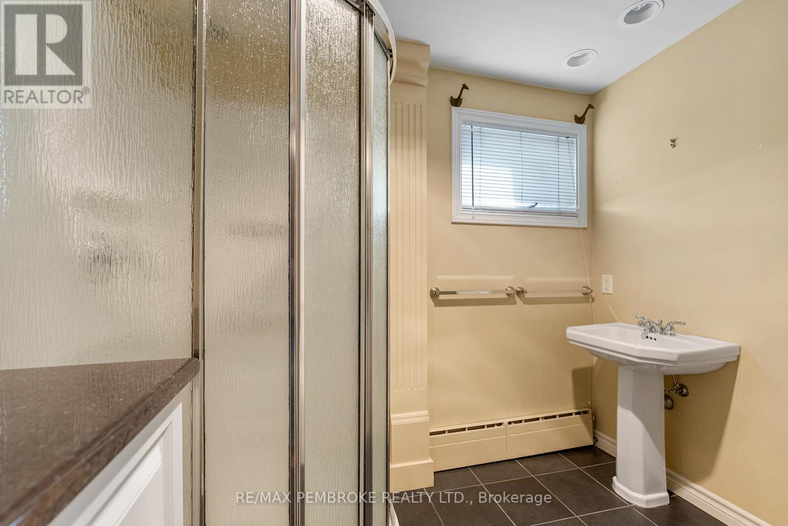 235 Broadview Drive, Pembroke, Ontario  K8A 2A5 - Photo 39 - X12487455