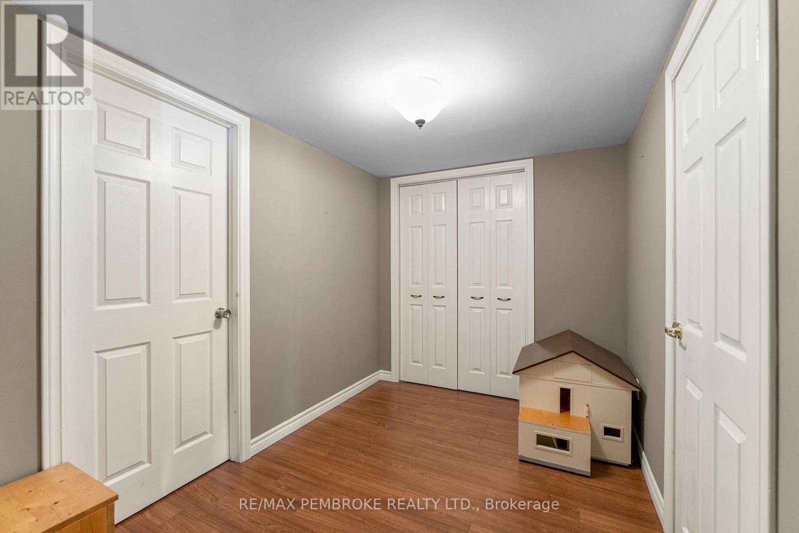 235 Broadview Drive, Pembroke, Ontario  K8A 2A5 - Photo 41 - X12487455