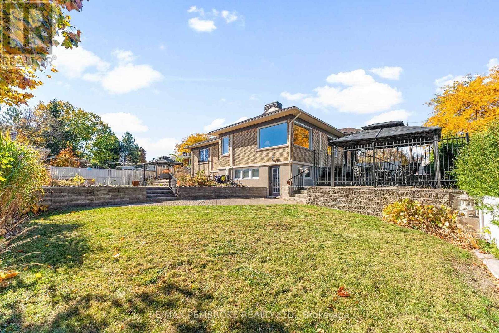 235 Broadview Drive, Pembroke, Ontario  K8A 2A5 - Photo 46 - X12487455