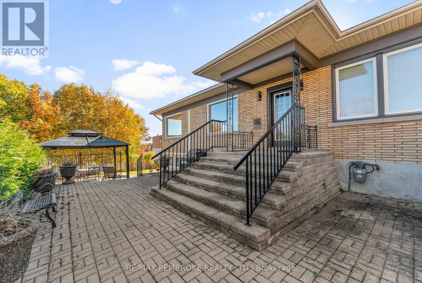 235 Broadview Drive, Pembroke, Ontario  K8A 2A5 - Photo 49 - X12487455