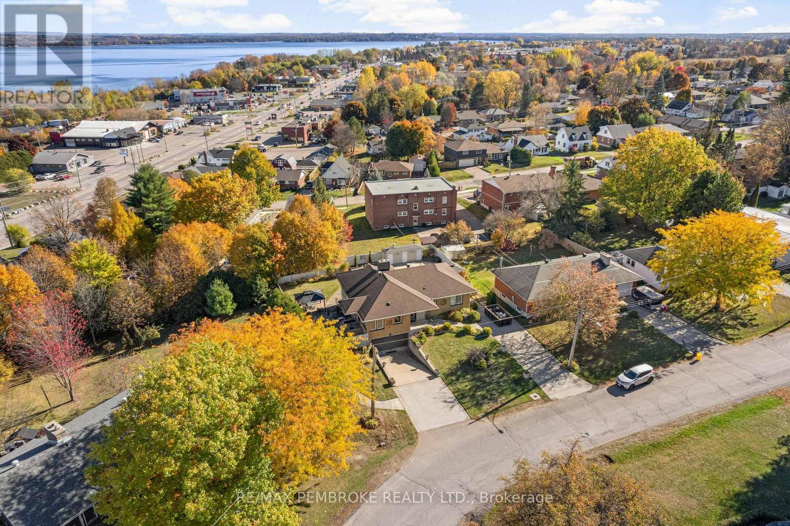 235 Broadview Drive, Pembroke, Ontario  K8A 2A5 - Photo 9 - X12487455