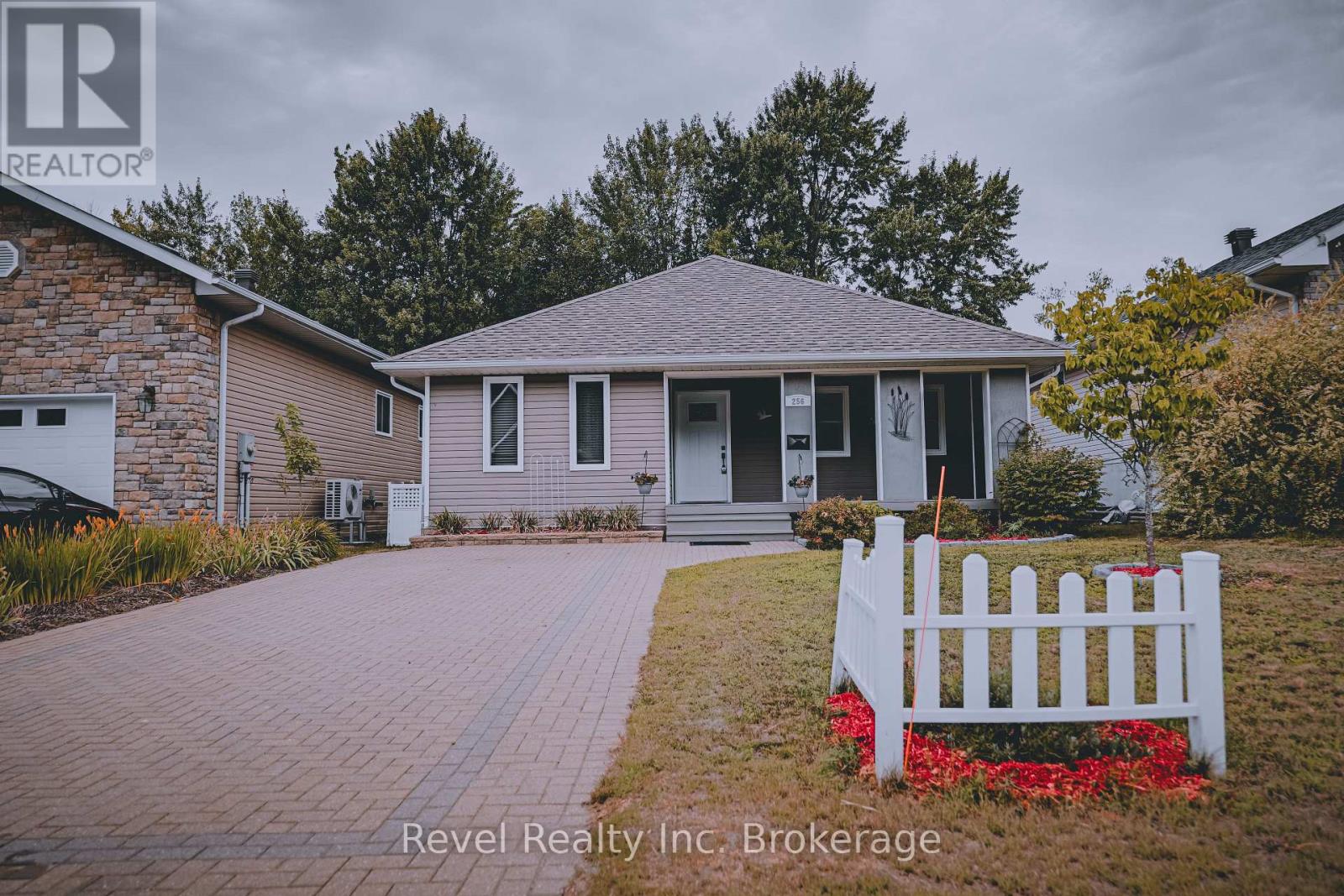 256 THELMA AVENUE, North Bay, Ontario