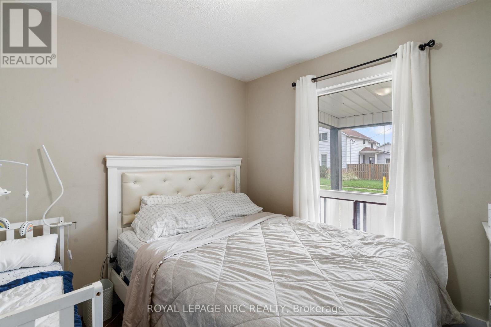 31 Rodman Street, St. Catharines (Downtown), Ontario  L2R 5C9 - Photo 10 - X12487448