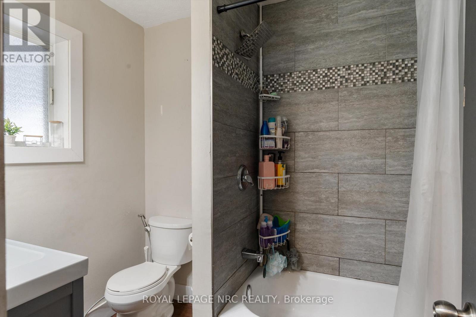 31 Rodman Street, St. Catharines (Downtown), Ontario  L2R 5C9 - Photo 14 - X12487448