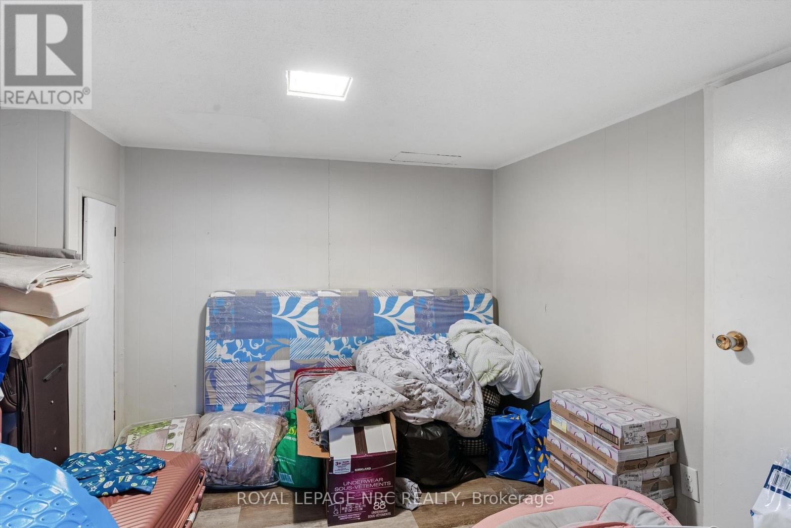 31 Rodman Street, St. Catharines (Downtown), Ontario  L2R 5C9 - Photo 18 - X12487448