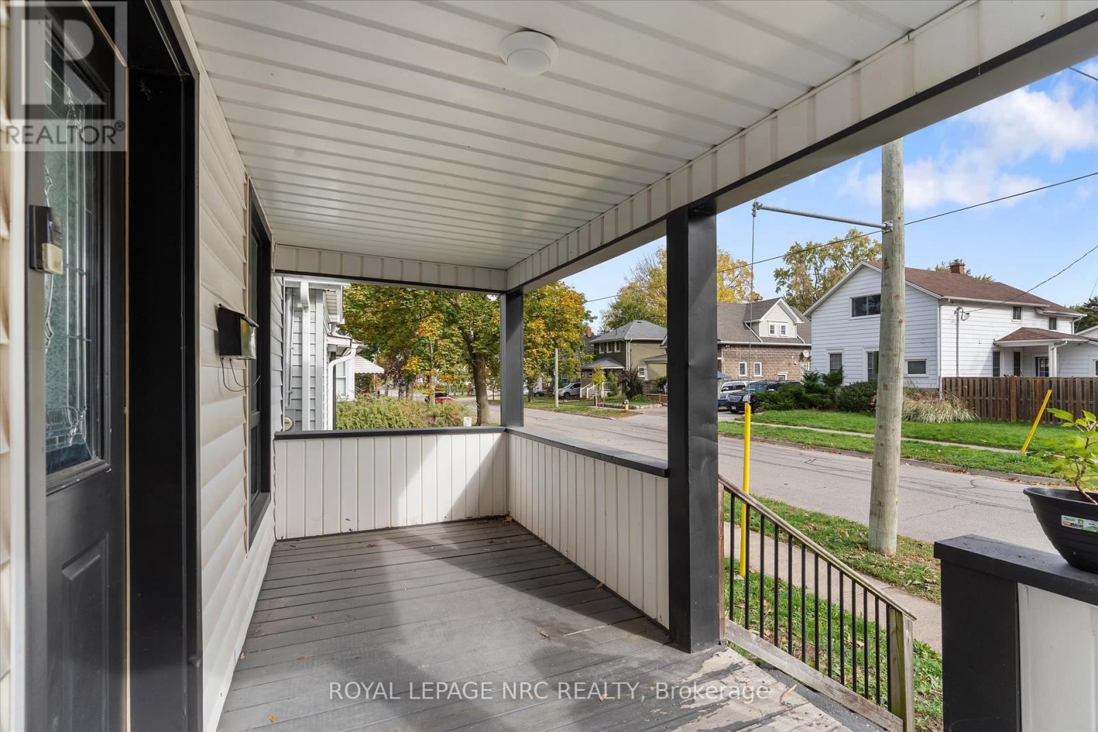 31 Rodman Street, St. Catharines (Downtown), Ontario  L2R 5C9 - Photo 4 - X12487448