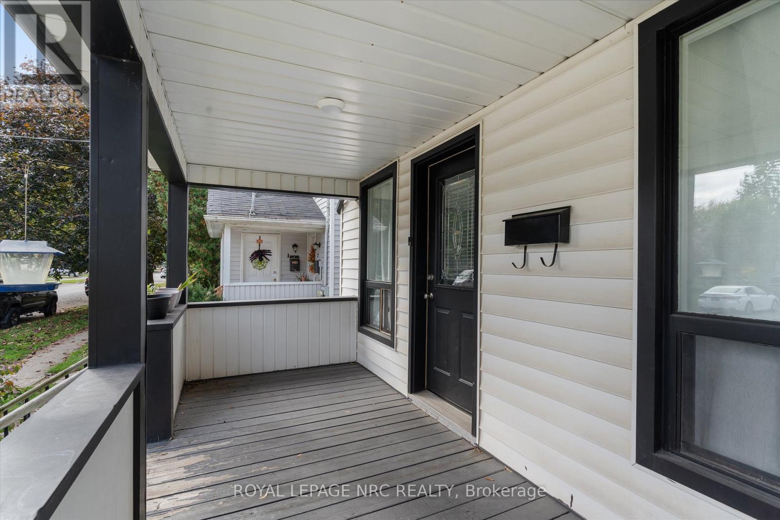 31 Rodman Street, St. Catharines (Downtown), Ontario  L2R 5C9 - Photo 5 - X12487448