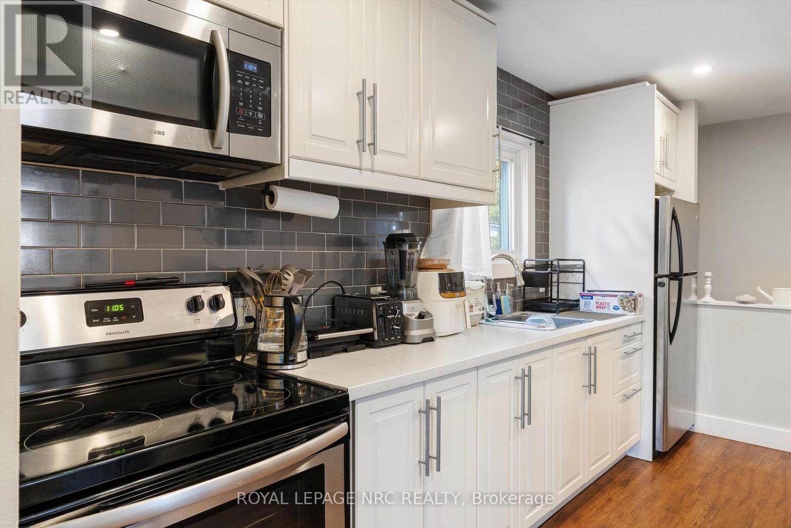 31 Rodman Street, St. Catharines (Downtown), Ontario  L2R 5C9 - Photo 7 - X12487448