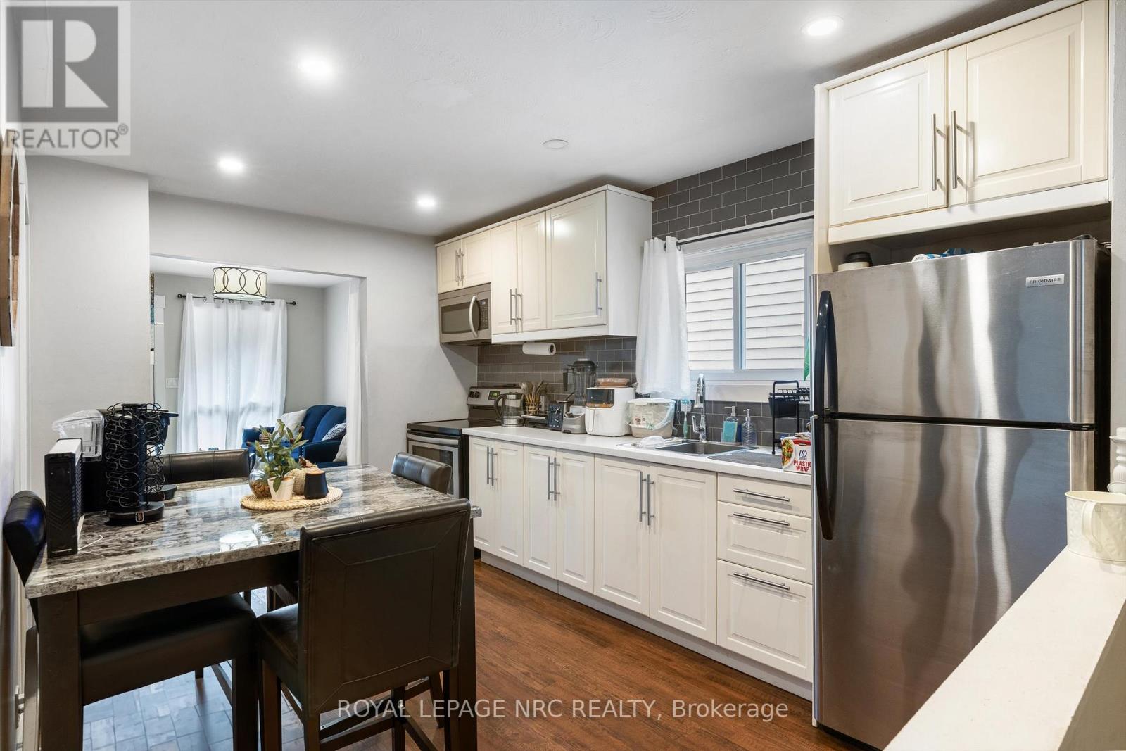 31 Rodman Street, St. Catharines (Downtown), Ontario  L2R 5C9 - Photo 9 - X12487448