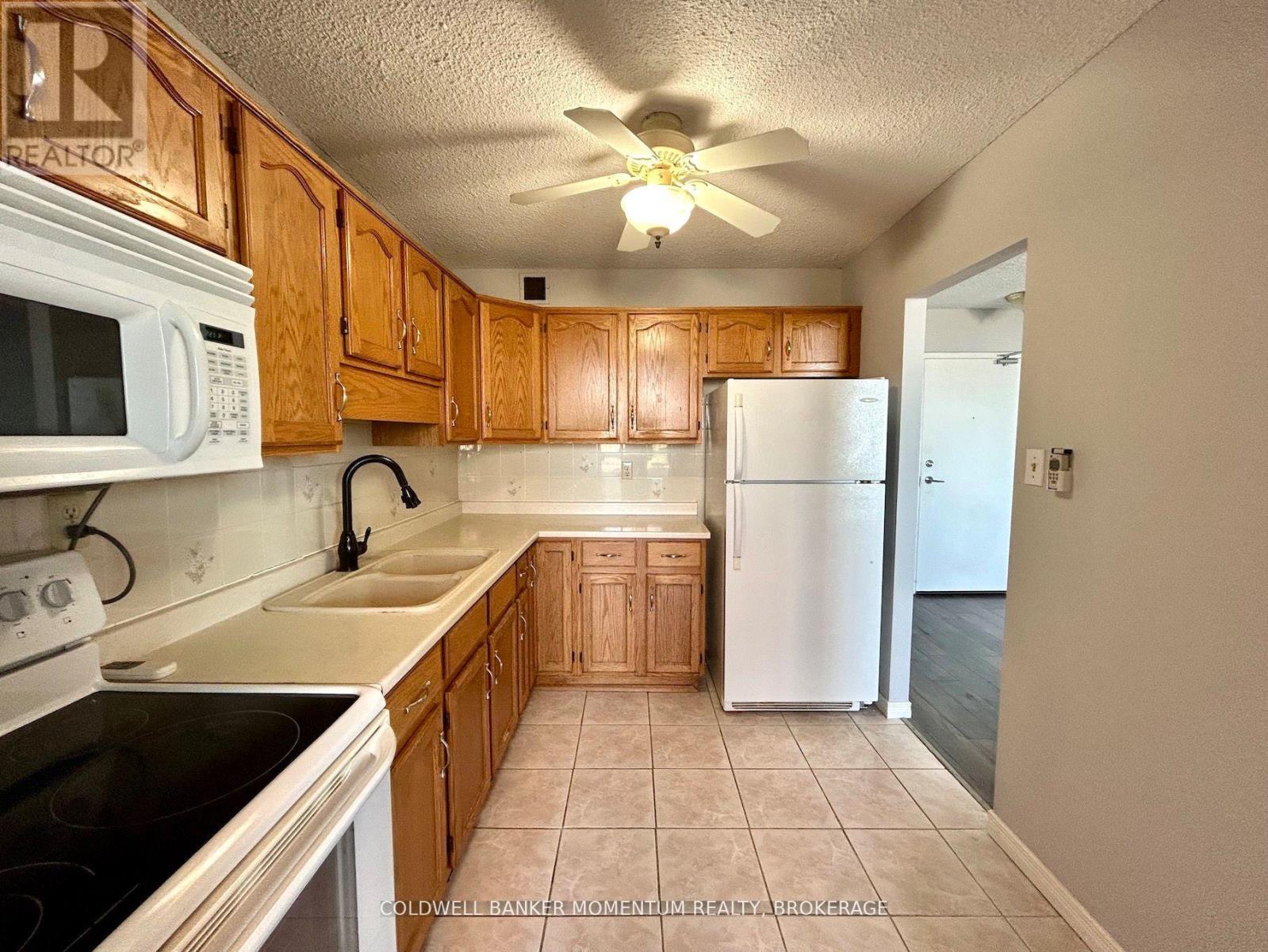 1002 - 365 Geneva Street, St. Catharines, Ontario  L2N 5S7 - Photo 10 - X12487452