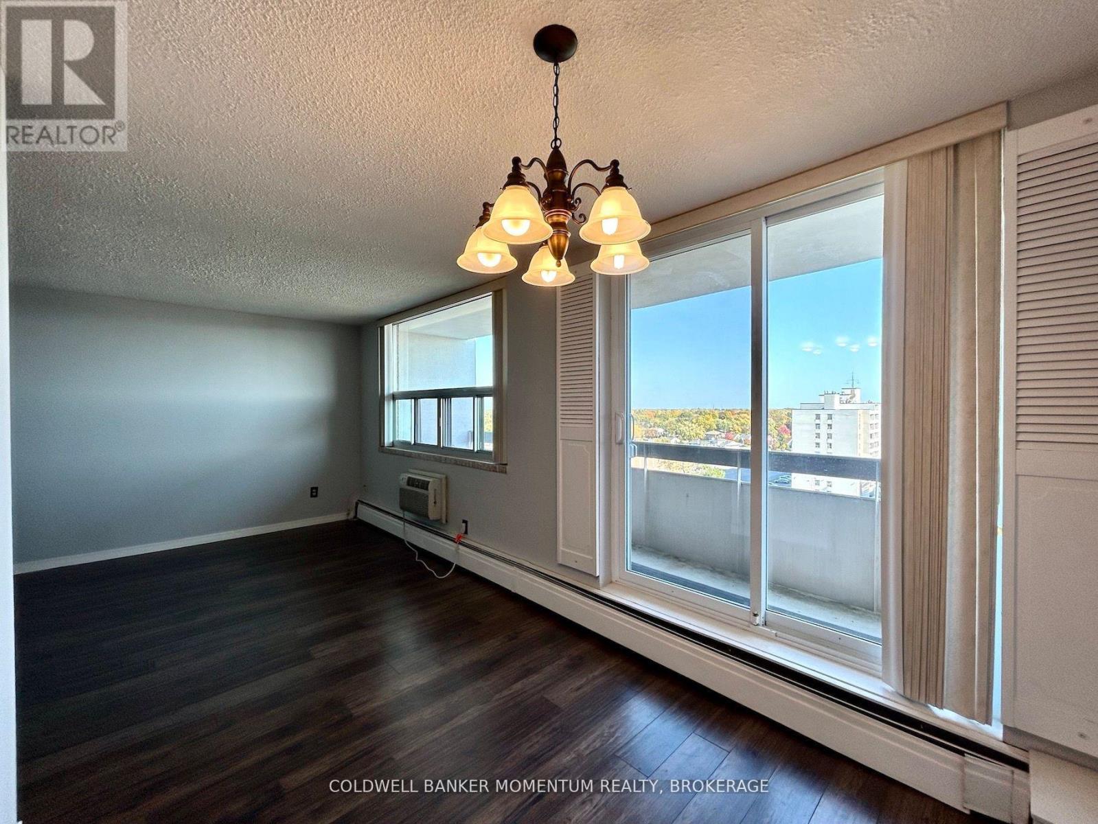 1002 - 365 Geneva Street, St. Catharines, Ontario  L2N 5S7 - Photo 4 - X12487452