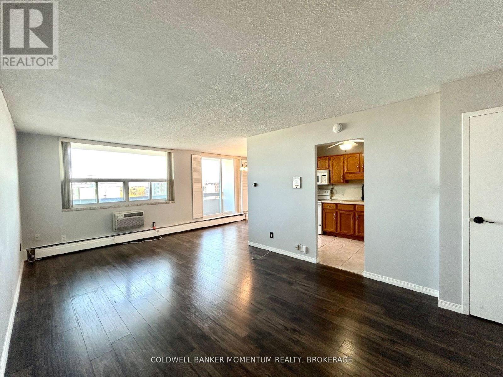 1002 - 365 Geneva Street, St. Catharines, Ontario  L2N 5S7 - Photo 5 - X12487452