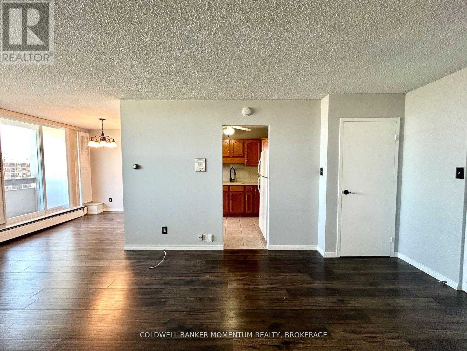 1002 - 365 Geneva Street, St. Catharines, Ontario  L2N 5S7 - Photo 6 - X12487452