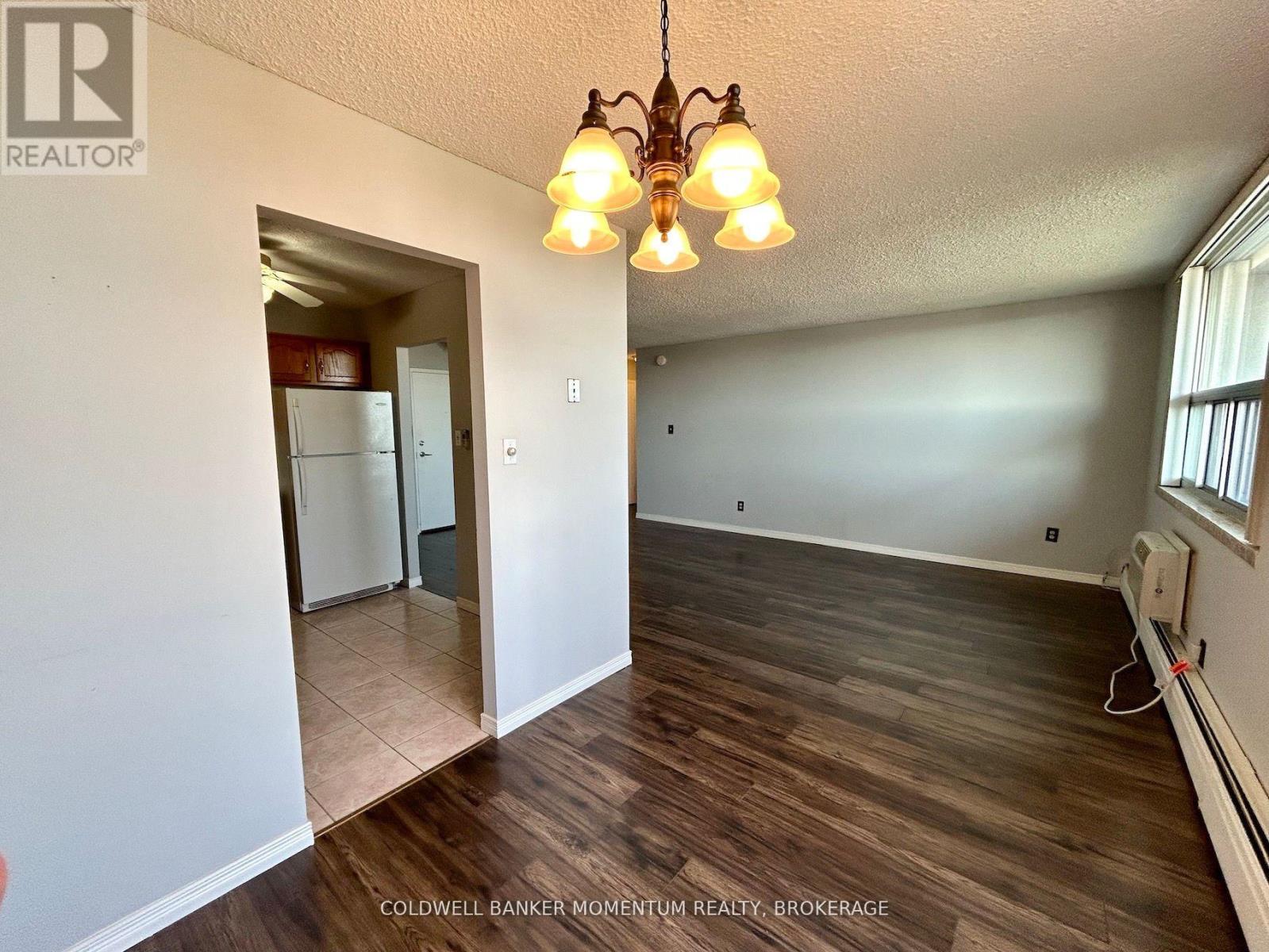 1002 - 365 Geneva Street, St. Catharines, Ontario  L2N 5S7 - Photo 7 - X12487452