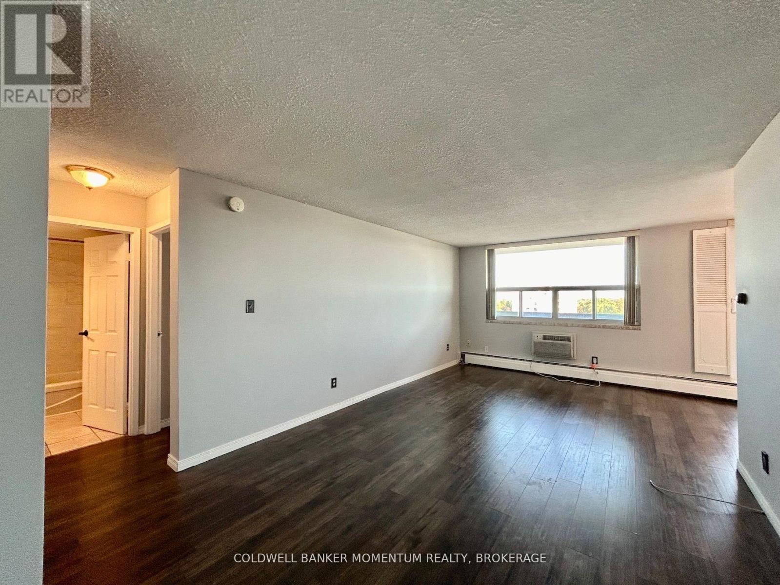 1002 - 365 Geneva Street, St. Catharines, Ontario  L2N 5S7 - Photo 8 - X12487452