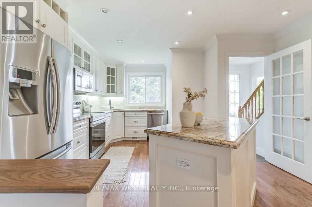 47 Breadner Drive, Toronto, Ontario  M9R 3M5 - Photo 12 - W12487251