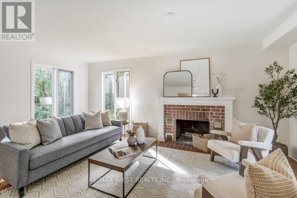 47 Breadner Drive, Toronto, Ontario  M9R 3M5 - Photo 16 - W12487251