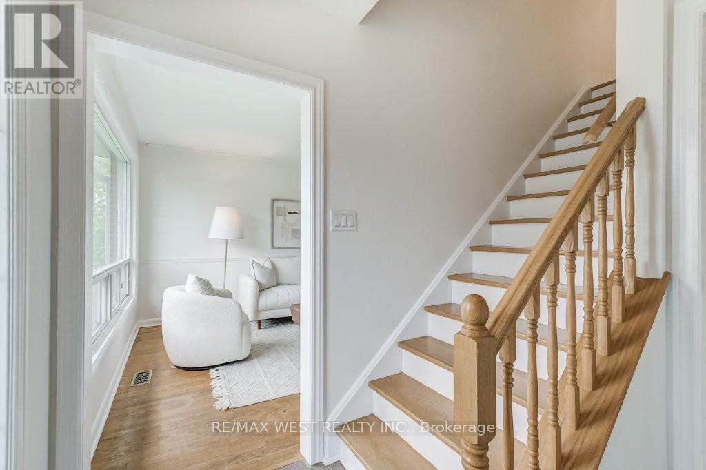 47 Breadner Drive, Toronto, Ontario  M9R 3M5 - Photo 4 - W12487251