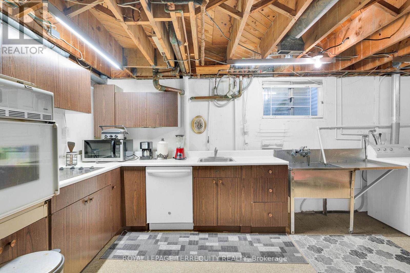 106 Grandravine Drive, Toronto, Ontario  M3J 1B4 - Photo 28 - W12487265